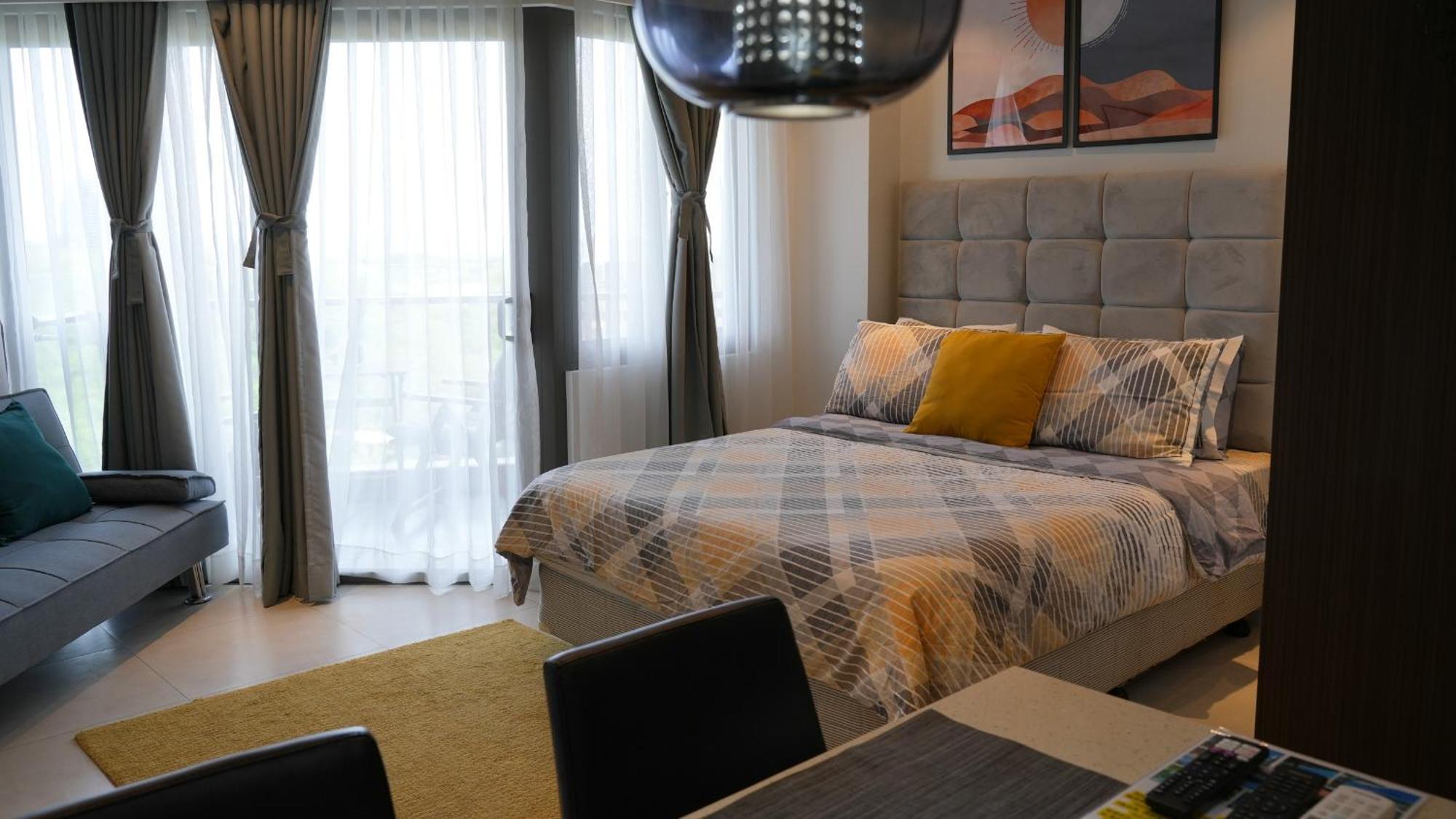 Dominiks Stylish Resort Gem Ocean View Pool Queen Bed At Tambuli 8 Floor Fast Wifi マクタン エクステリア 写真